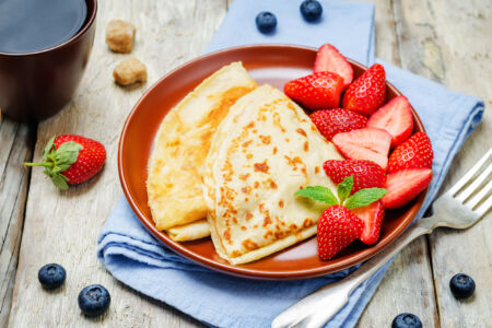 Crepes With Strawberry Sauce (Video)