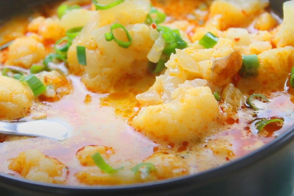 Meatless Cauliflower Soup Recipe (Video)