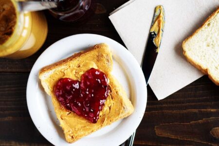 How To Make Traditional Peanut Butter and Jelly Sandwich