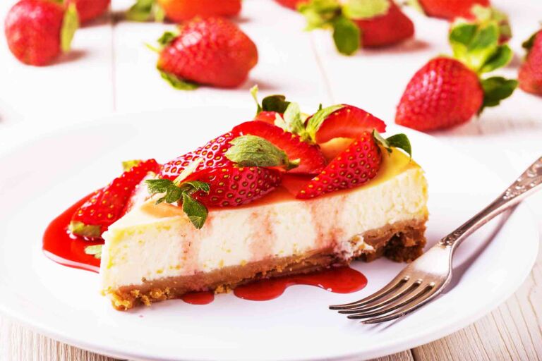 cheesecake-with-strawberry-sauce-recipe1