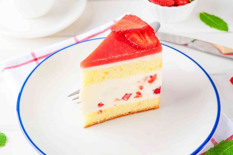 fraisier-mousse-cake-french-strawberry-cake2